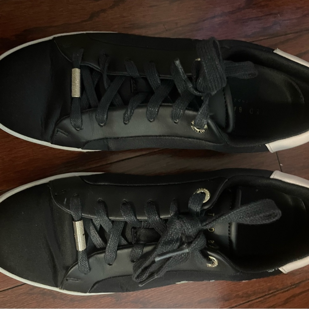 Ted Baker Black Sneakers with Floral Design - Picture 4 of 5